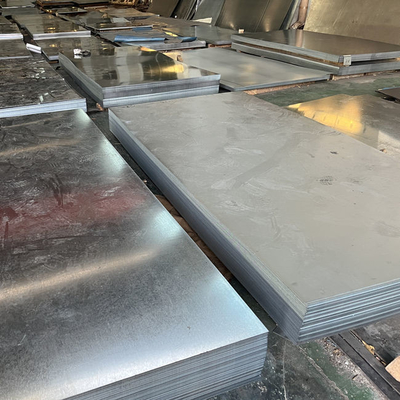 GI는 뜨겁게 직류 전기로 자극된 시트 Z40 Z100 Z200 정규적 제로 반짝이는 장식물 Gi 시트 12M을 담갔습니다
