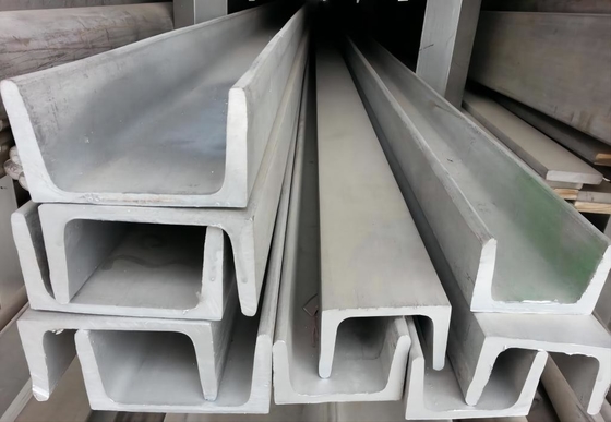 ASTM GI 직류 전기로 자극된 Ｕ 채널 EN S235JR S275JR S355JR A36 SS400 연강 프로필